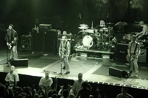 Social Distortion