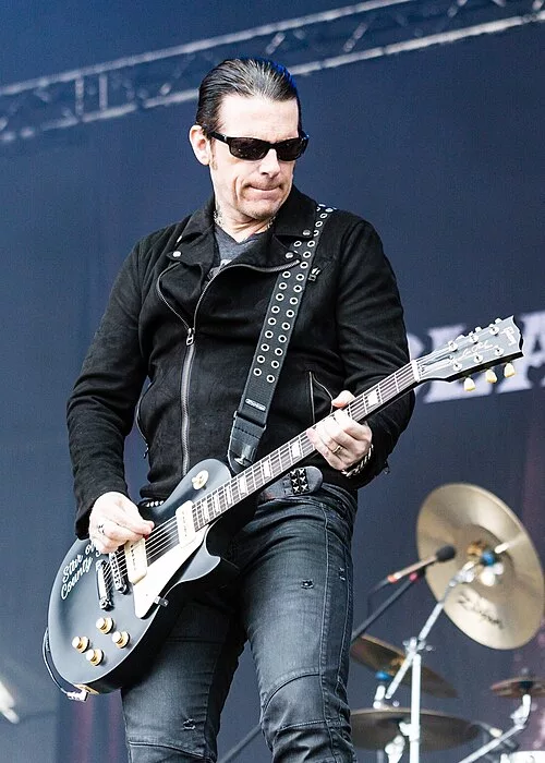Ricky Warwick